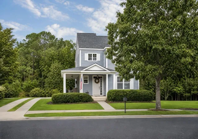 Photo 1 of Single family home for sale at 608 College Park Cir, Bluffton, SC 29909 | MLS# 2620164 | Listing updated on 2026-09-30
