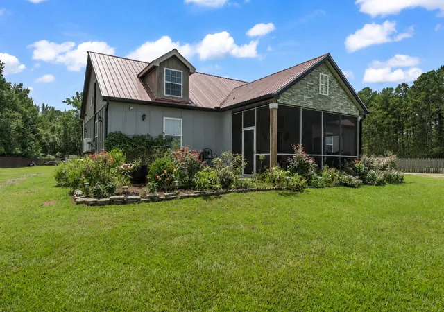 Photo 2 of Single family home for sale at 1170 Airport Rd, Loris, SC 29569 | MLS# 2620344 | Listing updated on 2026-09-09
