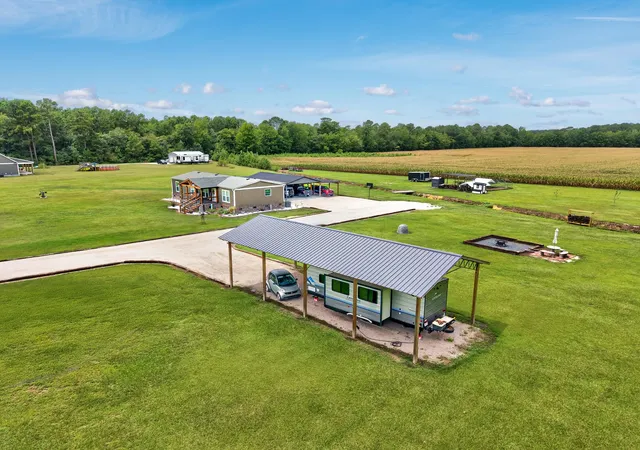 Photo 3 of Manufactured home for sale at 7583 Highway 66, Loris, SC 29569 | MLS# 2620360 | Listing updated on 2026-09-09