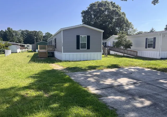 Photo 4 of Manufactured home for sale at 7539 Lacy Dr, Myrtle Beach, SC 29588 | MLS# 2620404 | Listing updated on 2026-09-09