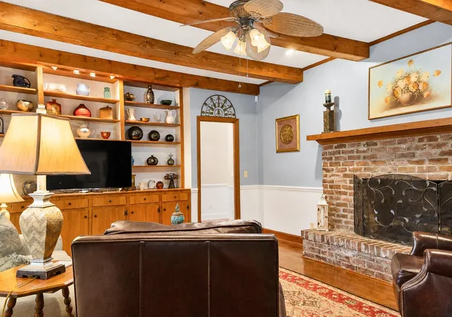 Photo 2 of Sale Pending at 221 Azalea Dr, Mullins, SC 29574 | MLS# 2620800 | Listing updated on 2026-09-12