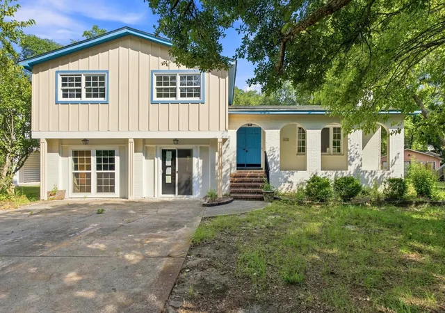 Photo 1 of Sale Pending at 462 Lakeshore Dr, Pawleys Island, SC 29585 | MLS# 2620895 | Listing updated on 2026-09-29