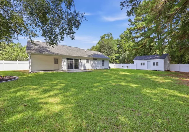 Photo 4 of Sale Pending at 1057 Courtyard Dr, Conway, SC 29526 | MLS# 2620986 | Listing updated on 2026-09-10