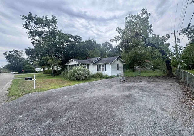 Photo 2 of Sale Pending at 103 E Elmwood St, Andrews, SC 29510 | MLS# 2621068 | Listing updated on 2026-09-10
