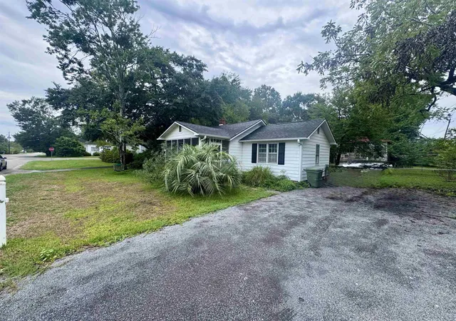 Photo 3 of Sale Pending at 103 E Elmwood St, Andrews, SC 29510 | MLS# 2621068 | Listing updated on 2026-09-10
