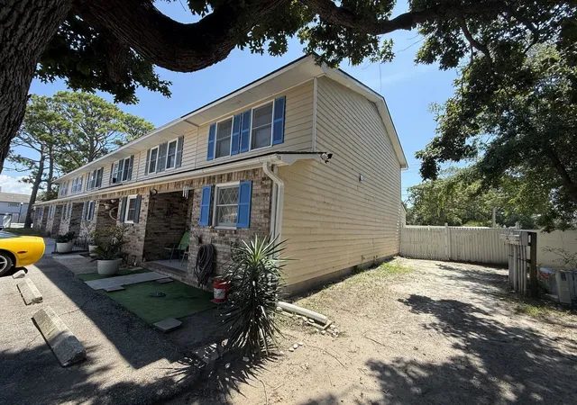 Photo 3 of Sale Pending at 601 37th Ave N #L, Myrtle Beach, SC 29577 | MLS# 2621082 | Listing updated on 2026-09-02