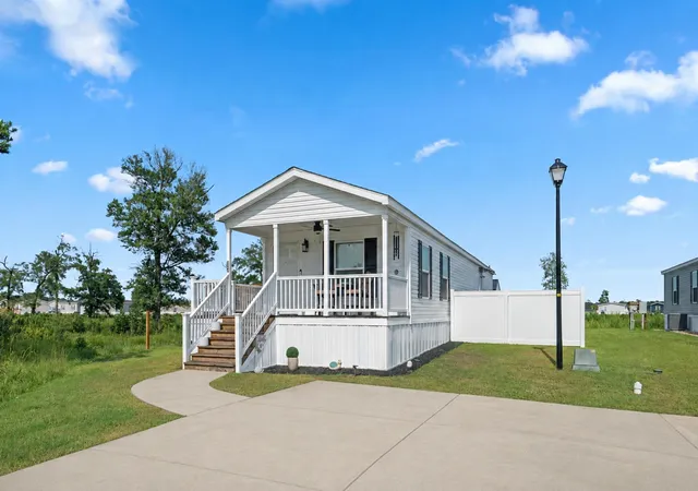 Photo 2 of Sale Pending at 520 King Air Ct, Myrtle Beach, SC 29577 | MLS# 2621183 | Listing updated on 2026-09-19