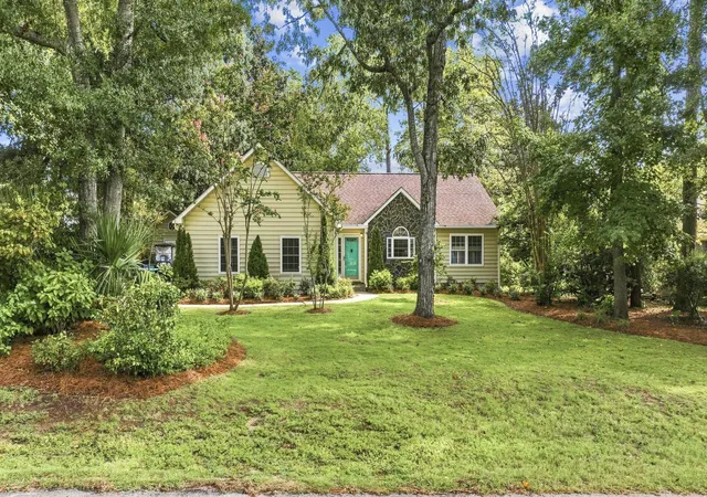 Photo 2 of Sale Pending at 712 11th Ave N, Surfside Beach, SC 29575 | MLS# 2621191 | Listing updated on 2026-09-21