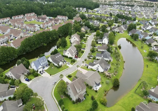Photo 4 of Single family home for sale at 437 Coral Harbor Dr, Myrtle Beach, SC 29588 | MLS# 2621275 | Listing updated on 2026-09-08