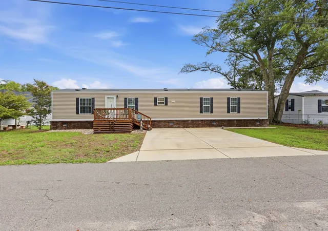 Photo 1 of Manufactured home for sale at 818 Wayne St, North Myrtle Beach, SC 29582 | MLS# 2621362 | Listing updated on 2026-09-02
