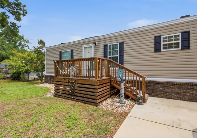 Photo 2 of Manufactured home for sale at 818 Wayne St, North Myrtle Beach, SC 29582 | MLS# 2621362 | Listing updated on 2026-09-02