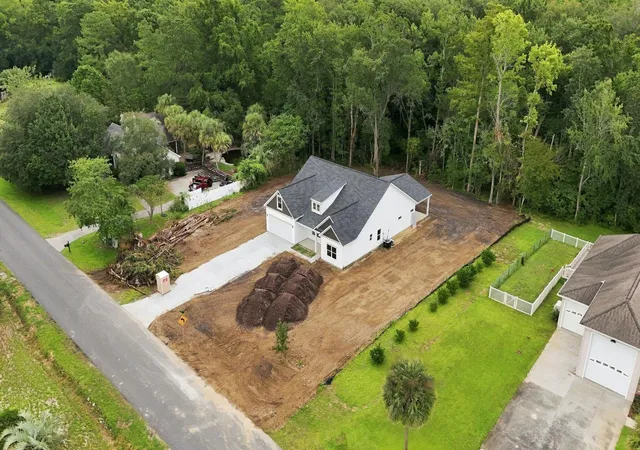 Photo 2 of Sale Pending at 2033 Meadowood Ln, Longs, SC 29568 | MLS# 2621402 | Listing updated on 2026-09-14