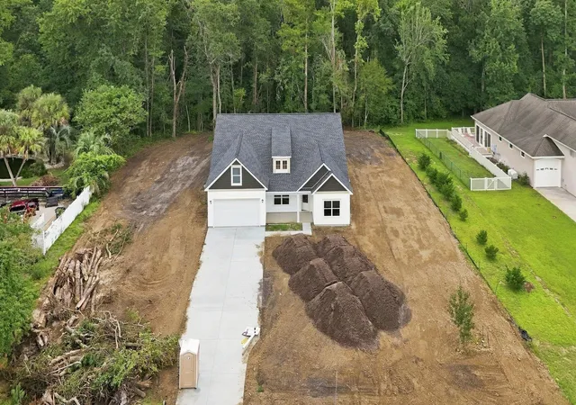Photo 3 of Sale Pending at 2033 Meadowood Ln, Longs, SC 29568 | MLS# 2621402 | Listing updated on 2026-09-14
