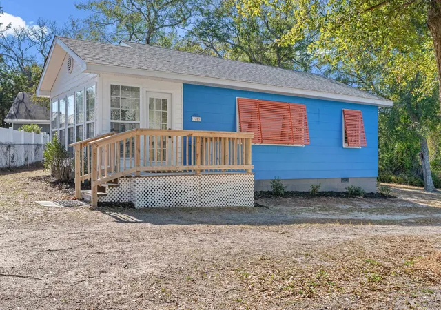 Photo 1 of Single family home for sale at 3703 Poinsett St, North Myrtle Beach, SC 29582 | MLS# 2621452 | Listing updated on 2026-09-08