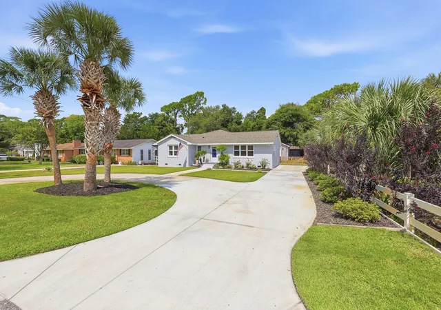 Photo 3 of Single family home for sale at 7711 Woodland Dr, Myrtle Beach, SC 29572 | MLS# 2621470 | Listing updated on 2026-09-14
