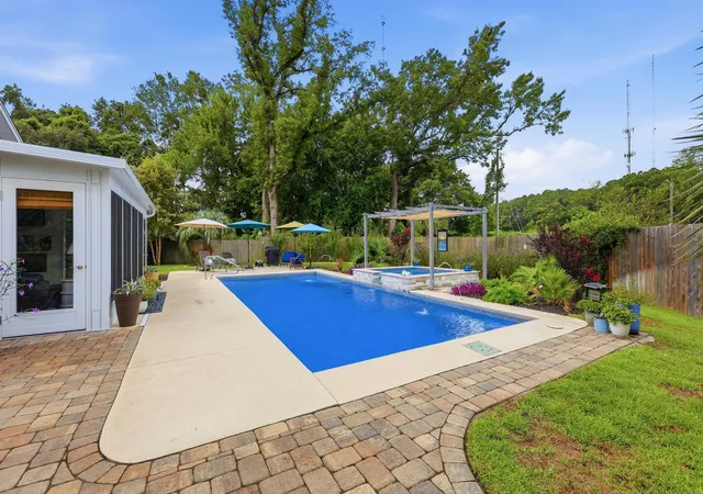 Photo 3 of Sale Pending at 139 Costa Ct, Pawleys Island, SC 29585 | MLS# 2621478 | Listing updated on 2026-09-09