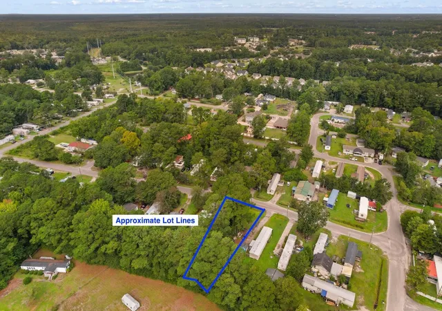 Photo 3 of Sale Pending at 909 Wisteria Ave, Conway, SC 29526 | MLS# 2621485 | Listing updated on 2026-09-02