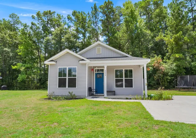 Single family home for sale at 2860 Dawsey Rd, Aynor, SC 29511 | MLS# 2621517
