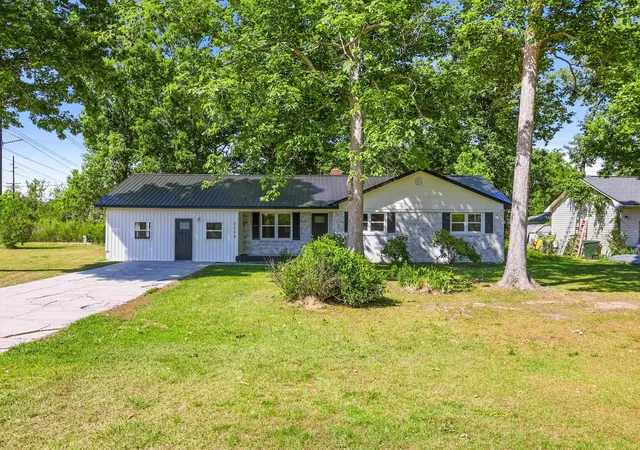 Photo 1 of Single family home for sale at 1114 Chicora Blvd, Conway, SC 29526 | MLS# 2621662 | Listing updated on 2026-10-06