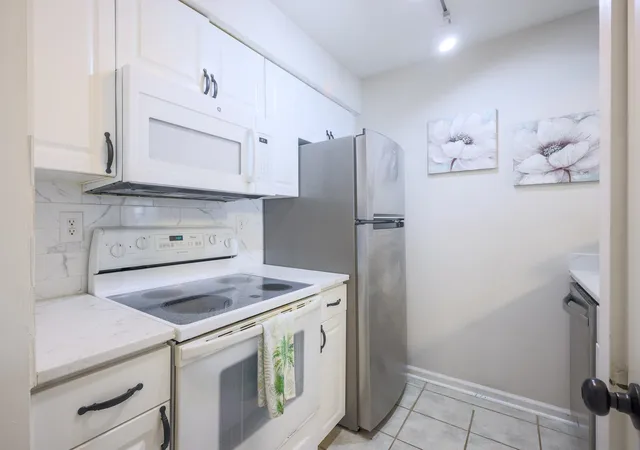 Listing Photo 5 - Condo for sale in building located at 4715 Cobblestone Dr, Myrtle Beach, SC 29577 - Unit #4A