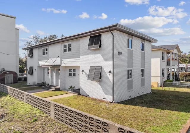 Photo 2 of Multi family home for sale at 409 17th Avenue N, Myrtle Beach, SC 29577 | MLS# 2621691 | Listing updated on 2026-09-29