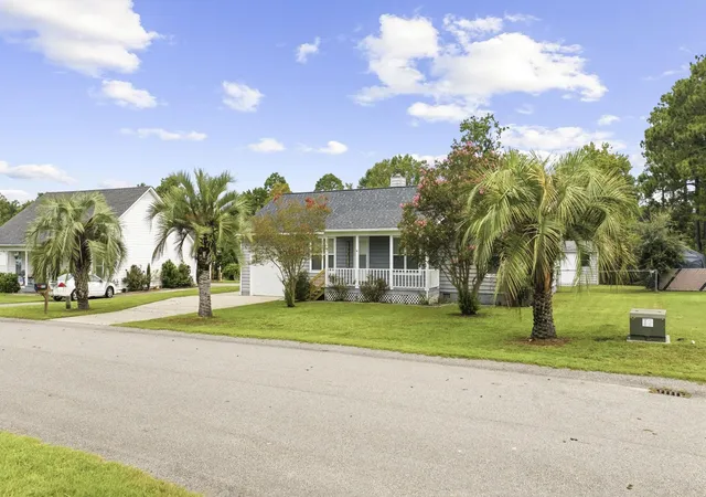 Photo 3 of Sale Pending at 609 Six Lakes Dr, Myrtle Beach, SC 29588 | MLS# 2621710 | Listing updated on 2026-09-05