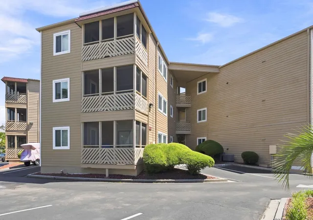 Photo 3 of Condo for sale at 609 Hillside Dr #D21, North Myrtle Beach, SC 29582 | MLS# 2621778 | Listing updated on 2026-09-13