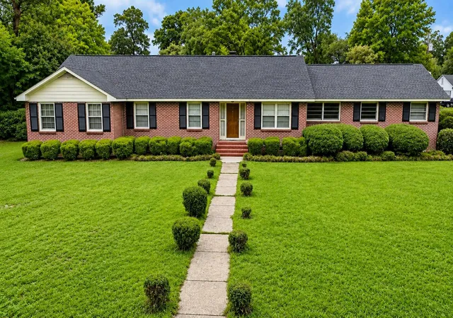 Photo 1 of Single family home for sale at 700 E Roosevelt St, Dillon, SC 29536 | MLS# 2621797 | Listing updated on 2026-09-06