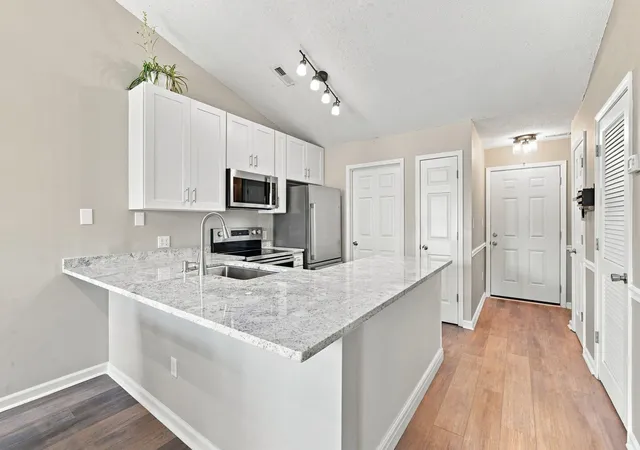 Listing Photo 4 - Condo for sale in building located at 4811 Innisbrook Ct, Myrtle Beach, SC 29579 - Unit #311