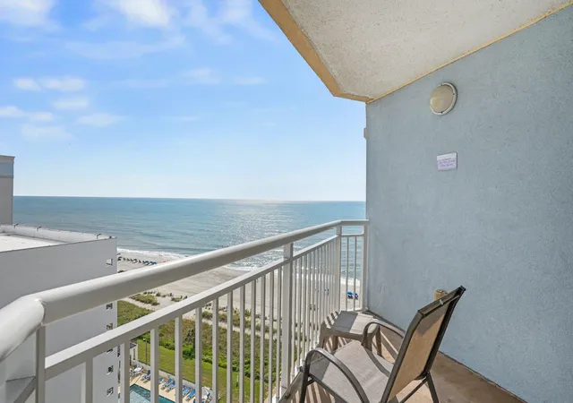 Listing Photo 4 - Condo for sale in building located at 2501 Ocean Blvd S, Myrtle Beach, SC 29577 - Unit #1129