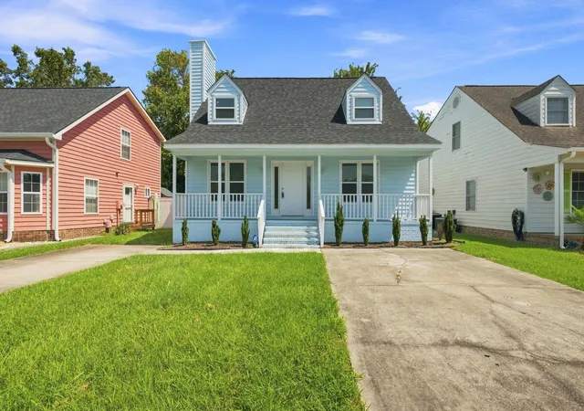 Photo 1 of Single family home for sale at 135 Williamsburg Dr, Little River, SC 29566 | MLS# 2621851 | Listing updated on 2026-09-07