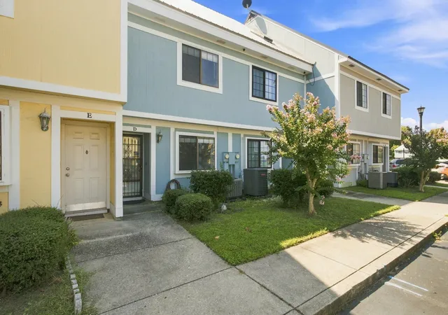 Photo 2 of Townhouse for sale at 1204 Pinegrove Dr #Apt D, Myrtle Beach, SC 29577 | MLS# 2621891 | Listing updated on 2026-09-04