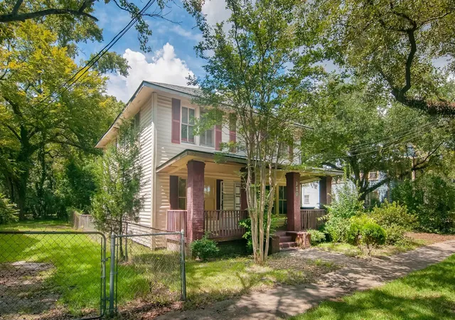 Photo 3 of House for sale at 320 S Kaminski St, Georgetown, SC 29440 | MLS# 2621893 | Listing updated on 2026-09-08