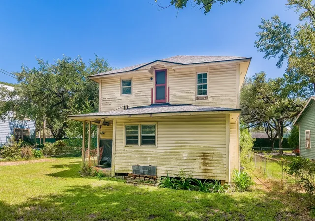 Photo 4 of House for sale at 320 S Kaminski St, Georgetown, SC 29440 | MLS# 2621893 | Listing updated on 2026-09-08
