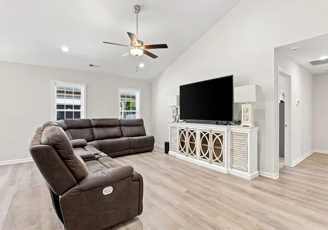 Photo 3 of Single family home for sale at 245 Yauhannah Lake Dr, Georgetown, SC 29440 | MLS# 2621936 | Listing updated on 2026-09-13
