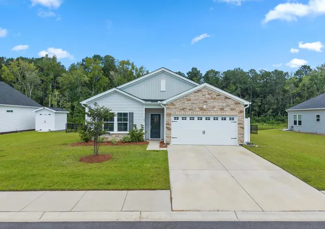 Photo 2 of Single family home for sale at 208 Wagner Cir, Conway, SC 29526 | MLS# 2621973 | Listing updated on 2026-10-02