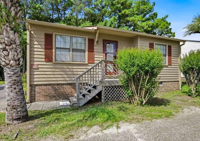 Photo 1 of Single family home for sale at 705 3rd Avenue S, North Myrtle Beach, SC 29582 | MLS# 2621974 | Listing updated on 2026-09-04