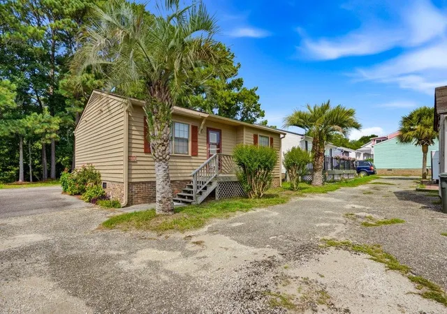 Photo 2 of Single family home for sale at 705 3rd Avenue S, North Myrtle Beach, SC 29582 | MLS# 2621974 | Listing updated on 2026-09-04