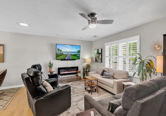 Photo 3 of Sale Pending at 5582 Dogwood Cir, Myrtle Beach, SC 29588 | MLS# 2621992 | Listing updated on 2026-09-17