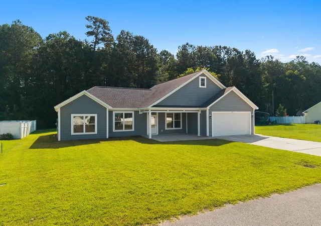 Photo 3 of Sale Pending at 141 Lions Paw Ct, Loris, SC 29569 | MLS# 2622001 | Listing updated on 2026-09-10