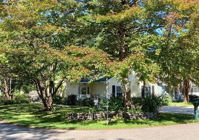 Photo 2 of Single family home for sale at 301 Stratford Pl, Murrells Inlet, SC 29576 | MLS# 2622019 | Listing updated on 2026-09-05