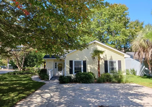 Photo 3 of Single family home for sale at 301 Stratford Pl, Murrells Inlet, SC 29576 | MLS# 2622019 | Listing updated on 2026-09-05