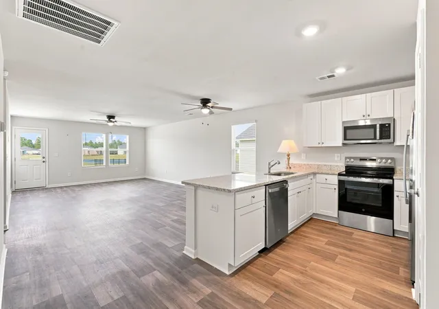 Photo 3 of Sale Pending at 171 Warner Xing Way, Loris, SC 29569 | MLS# 2622097 | Listing updated on 2026-09-10