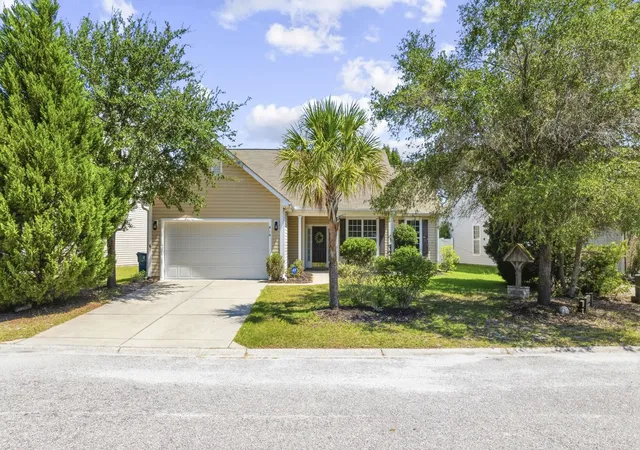 Photo 1 of Single family home for sale at 810 Indianola Ct, Myrtle Beach, SC 29579 | MLS# 2622192 | Listing updated on 2026-09-19