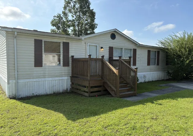 Photo 1 of Manufactured home for sale at 1045 Palm Dr, Conway, SC 29526 | MLS# 2622205 | Listing updated on 2026-09-14