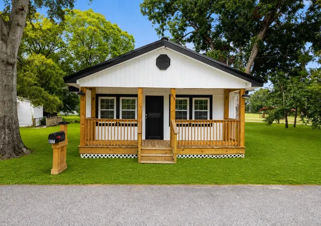 Photo 2 of Single family home for sale at 817 Simmons St, Marion, SC 29571 | MLS# 2622209 | Listing updated on 2026-10-05