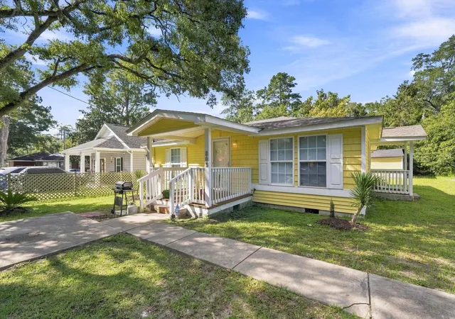 Photo 3 of Single family home for sale at 803 Melson St, Conway, SC 29527 | MLS# 2622210 | Listing updated on 2026-09-09
