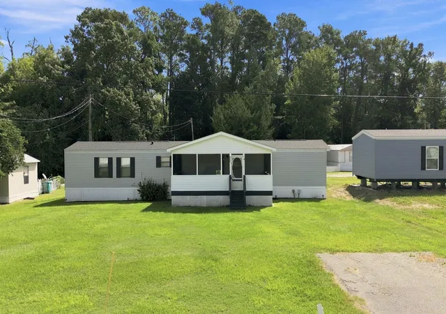 Photo 2 of Manufactured home for sale at 4660 Home Pl Cir, Myrtle Beach, SC 29588 | MLS# 2622213 | Listing updated on 2026-09-10