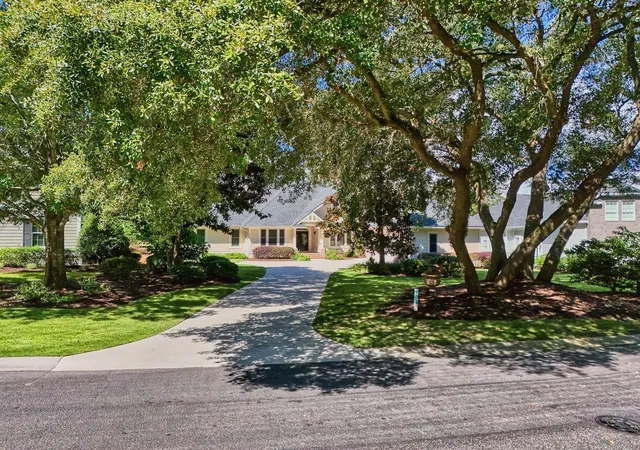 Photo 2 of Single family home for sale at 815 Bentley Ln, North Myrtle Beach, SC 29582 | MLS# 2622240 | Listing updated on 2026-09-08