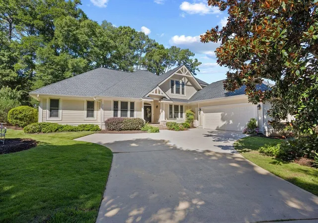 Photo 3 of Single family home for sale at 815 Bentley Ln, North Myrtle Beach, SC 29582 | MLS# 2622240 | Listing updated on 2026-09-08